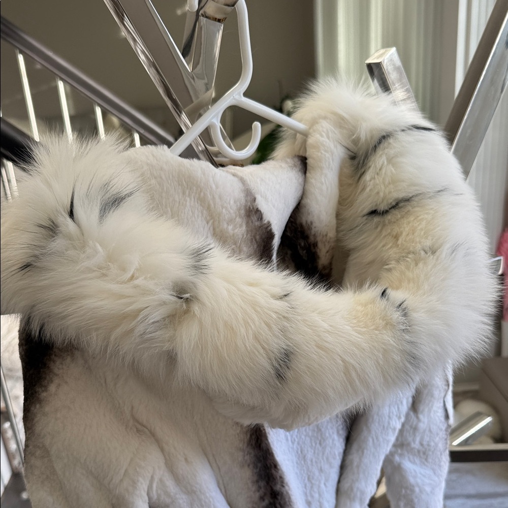 Elegant Real Fur Jacket - Picture 10 of 11